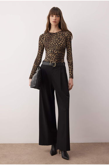 Brown leopard print bottom snap stretch knit bodysuit