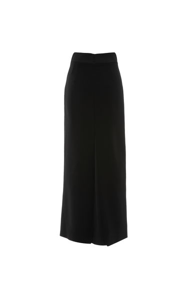 Back Slit Plain Form Long Black Skirt