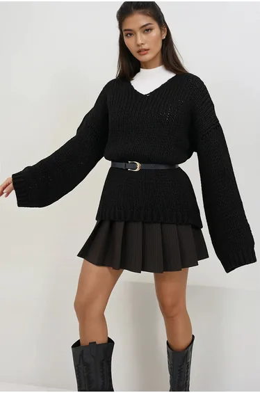 Black V-Neck Thick Thessaloniki Knitted Soft Textured Oversize Sweater