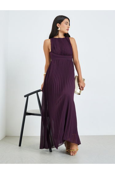 Maroon Pleated Sleeveless Maxi Dress