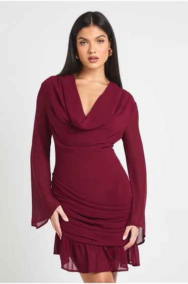 فستان بوهو شيفون أحمر قصير بأكمام طويلة