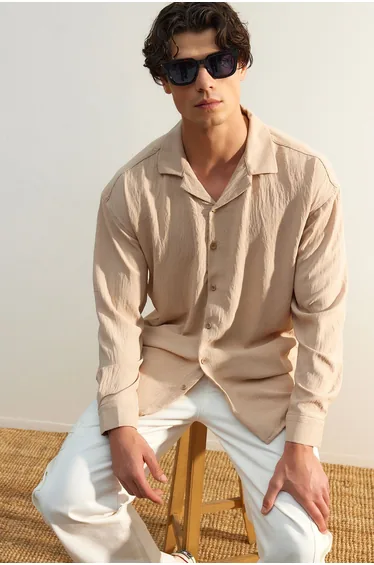 قميص بتصميم واسع