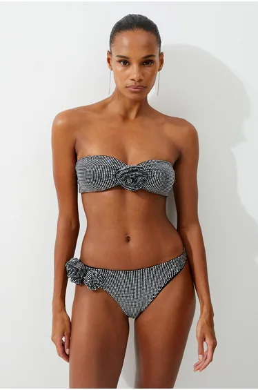 سروال بكيني مزين بالأحجار و الترتر 