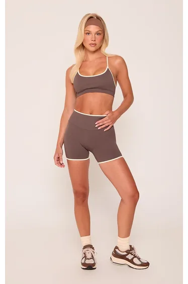 Chocolate Seamless Contrast Sports Bra And Scrunch Shorts Set