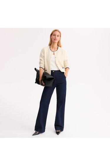 Short Buttoned Cardigan in Fine Knit