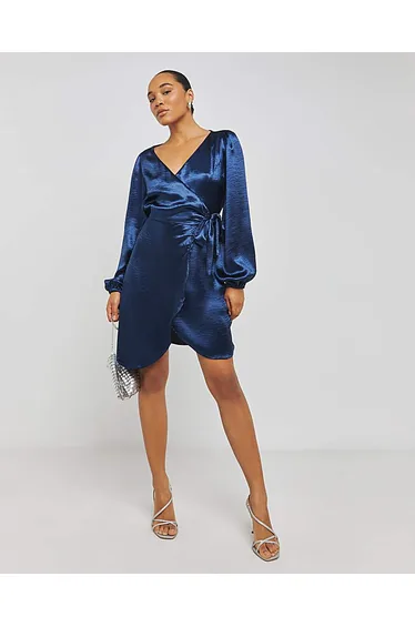 فستان ساتان بربطة أمامية لون أزرق 