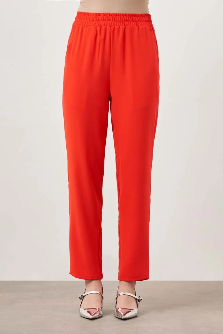 Mizalle Elastic Waist Short Leg Trousers