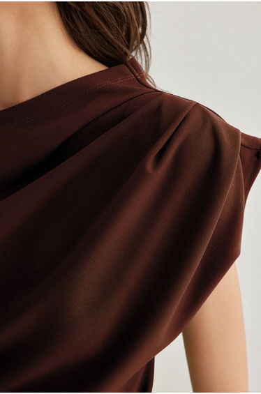 Brown Gathered/Draped Detailed Flowy Asymmetric Collar Knitted Blouse product thumbnail 4