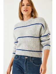 Women's Crew Neck Striped Knitwear Sweater - 1