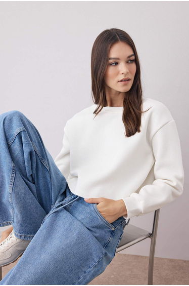 Ecru Thick Fleece Inside Crew Neck Crop Knitted Sweatshirt