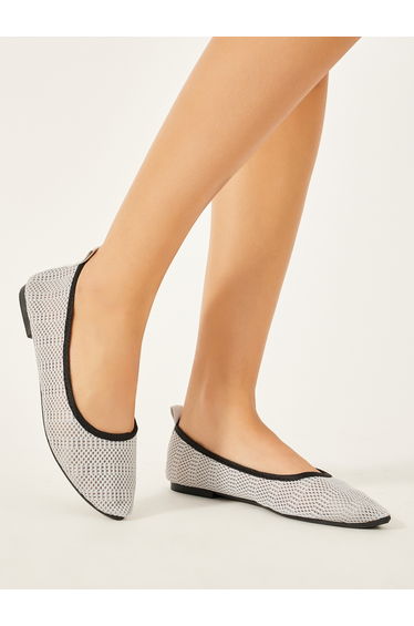 Slip-On Pointed Toe Ballerina