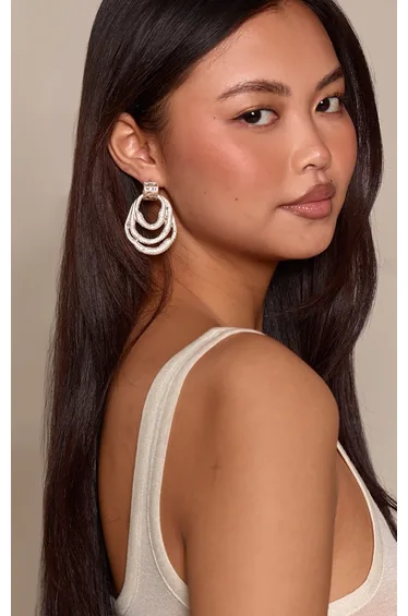 أقراط بريتي ليتل ثينق باللون الفضي