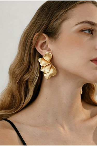 Sariah Golden Flower Earrings