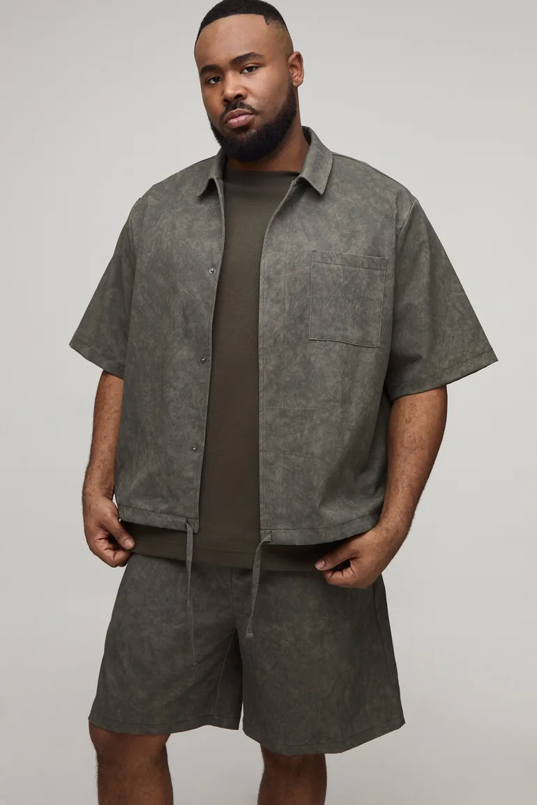 طقم شورت و قميص بتصميم واسع بطبعة رخامية لون أخضر - للمقاسات الكبيرة