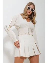 Women's Beige V Neck Waist Gimped And Buttoned Raw Linen Crop Blouse - 3