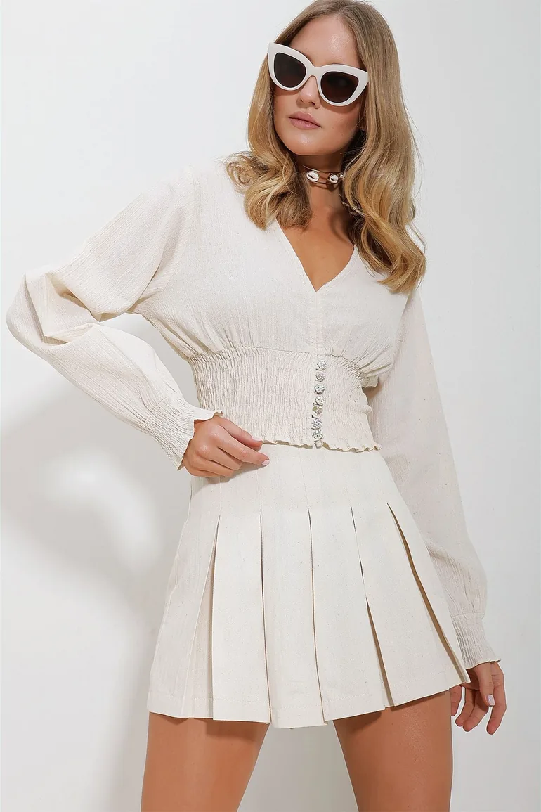 Women's Beige V Neck Waist Gimped And Buttoned Raw Linen Crop Blouse - 4