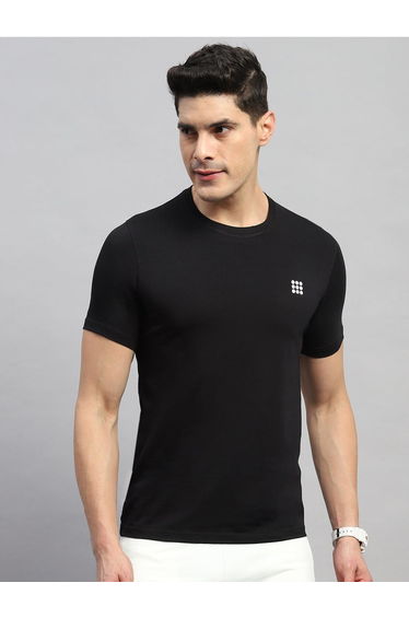 Men Black Solid Round Neck T Shirt