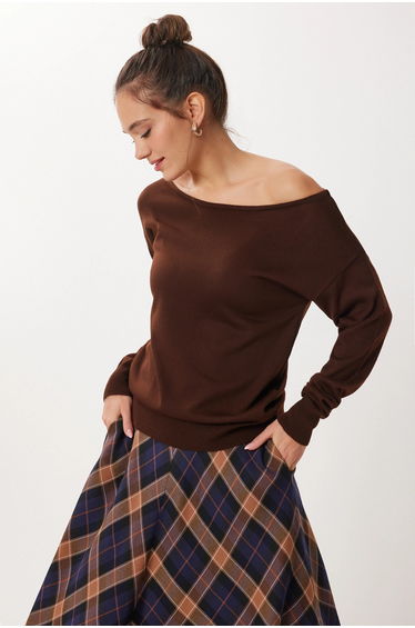 ISTANBUL Off Shoulder Ribbed Acrylic Sweater