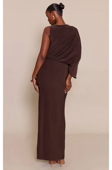 فستان بريتي ليتل ثينق بني ماكسي بقصة ضيقة بأكمام طويلة