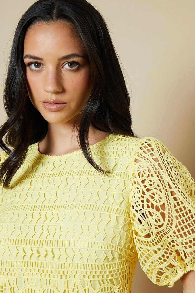 فستان دانتيل بأكمام منفوخة - 3