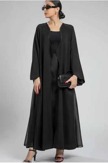 عباية رينا باللون الأسود