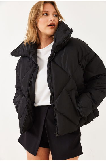 Women's Black Oversize Puffer Coat product thumbnail 4