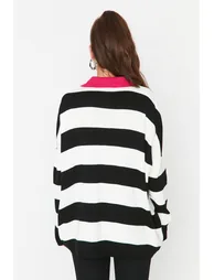 Sweater - Black - Relaxed fit - 2