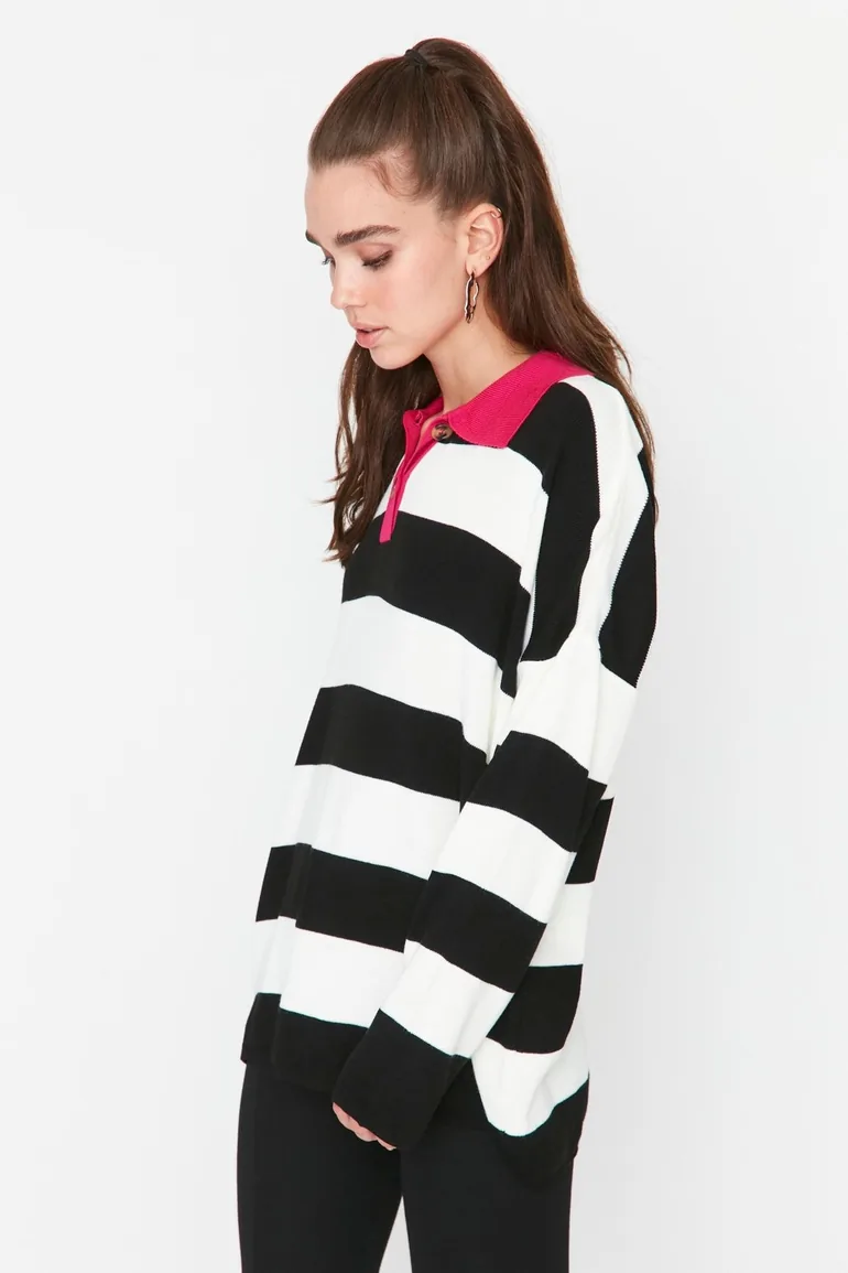 Sweater - Black - Relaxed fit - 1