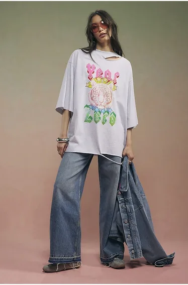 تيشيرت بقصة بويفريند بطبعة تايجر - رمادي