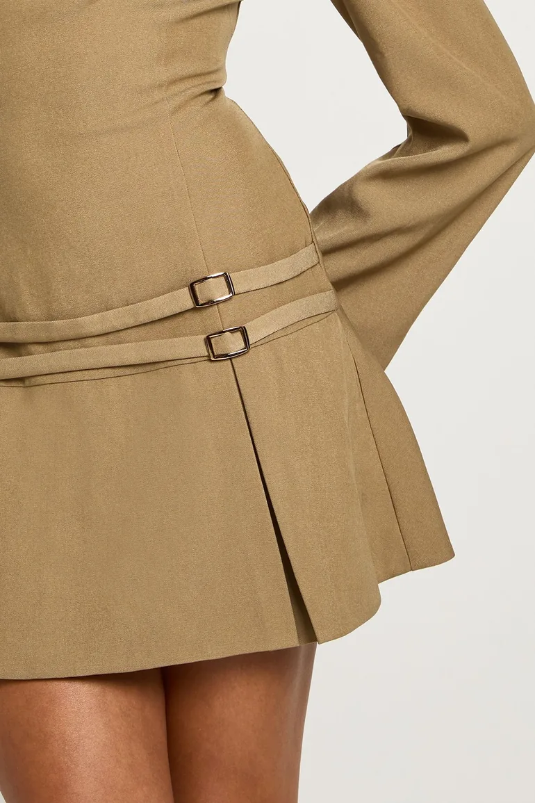 Tailored Buckle Detail Pleated Mini Dress - mocha - 3