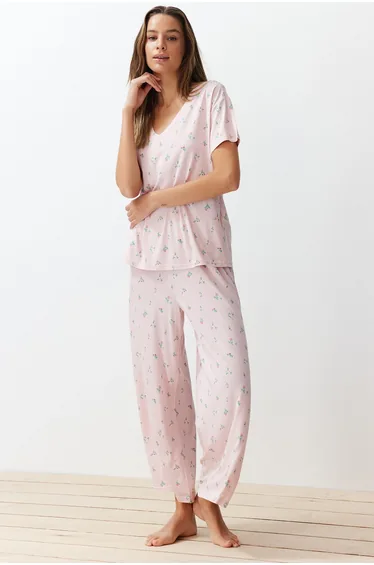 طقم بيجاما بطبعة أزهار