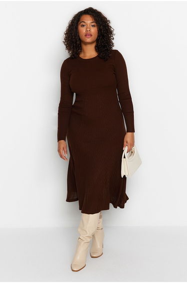 Brown Plus A-Line Midaxi Dress with Long Sleeves