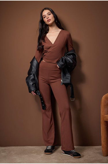 Brown double-breasted closure body-fitting long sleeve flexible knitted top-bottom set