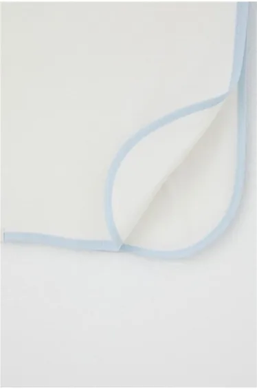 Newborn Baby Blanket, Velvet, Cute Cloud Print, Ecru (77 x 88 cm)