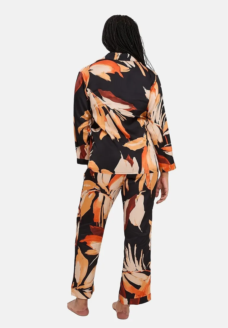 Pure Chic Blouse with Long Sleeves - 3