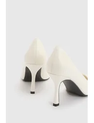 Low Stiletto Court Shoe - white - 3