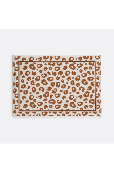 Zani Printed Bath Mat in BouclÃ© Towelling 1100g