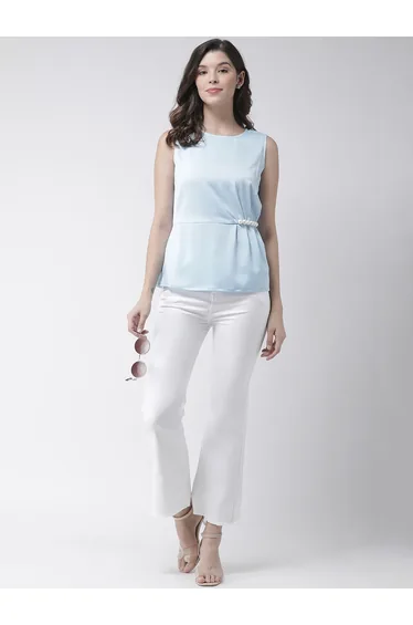 بنطلون أبيض بقصة واسعة