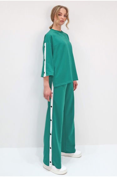 Women's Green Crew Neck Snap Closure Two Yarn Tracksuit
