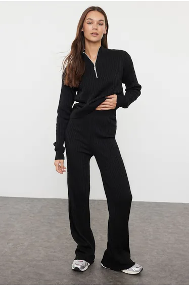 Black Zippered Sweater-Pants Knitwear Bottom-Top Set