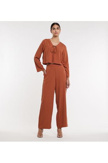 BCBG SOLID WOVEN TOP