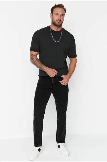 Black Essential Fit Jeans