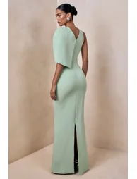 فستان ماكسي بياقة غير متناظرة بأكمام كاب - أخضر - 1