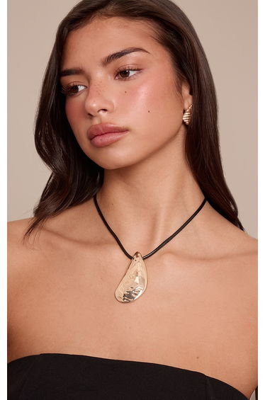 Gold Oyster Shape Oversized Cord Necklace