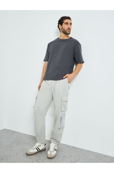 Men Grey Relaxed Fit Cargo Pants