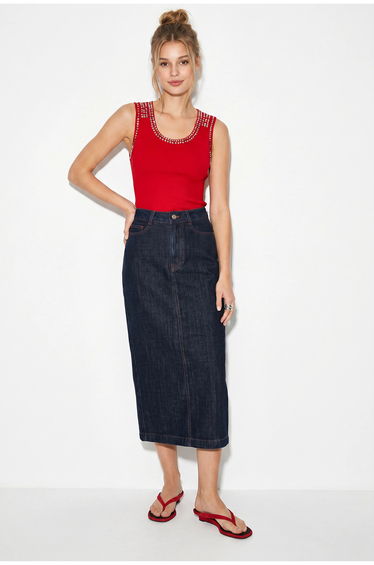 LUCCI Ribbed Sleeveless Crew Neck Blouse with Stone Accessory