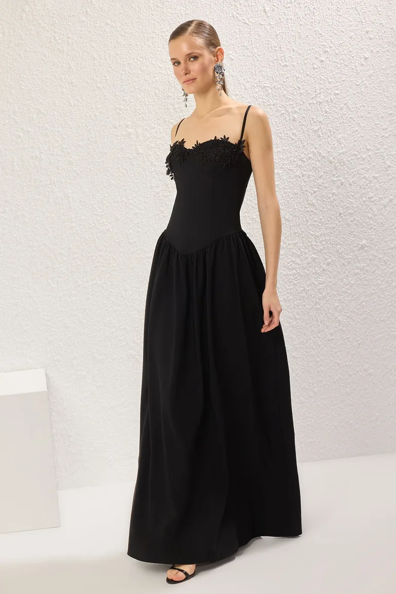 Black A-Line Floral Applique Detail Woven Long Elegant Evening Dress & Graduation  Dress Trendyol : Evening Dresses : VogaCloset Bahrain