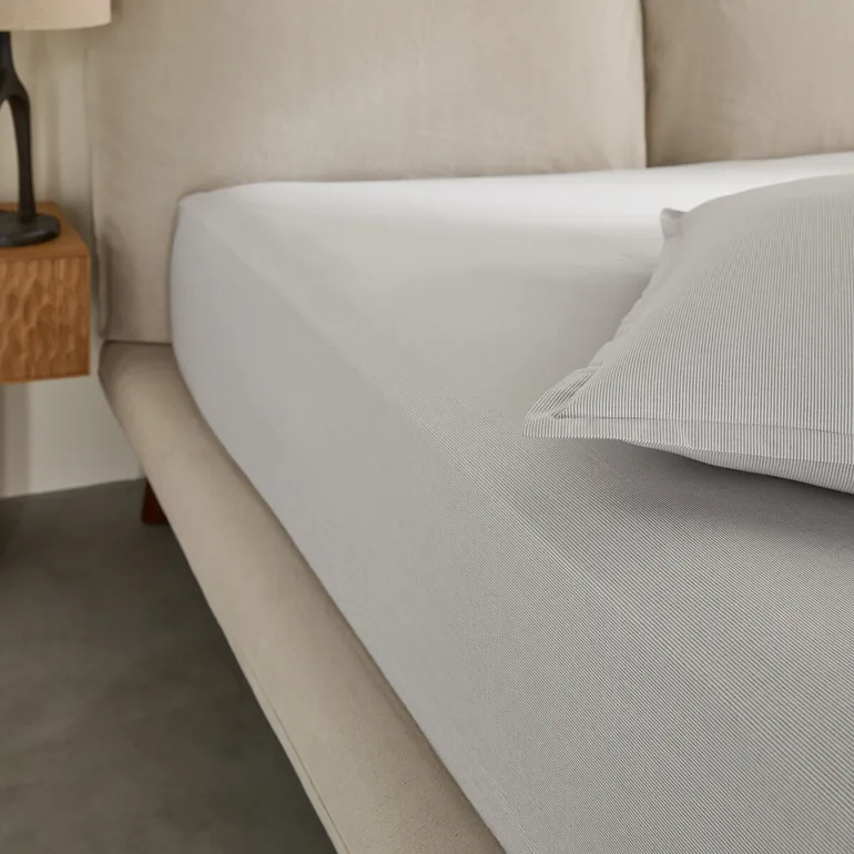 شرشف سرير بحواف مطاطية بإرتفاع 30سم - 4