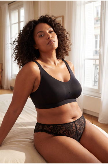 Black Seamless Laser Cut Invisible/Ghost Non-Wired Covered Plus Size Bra