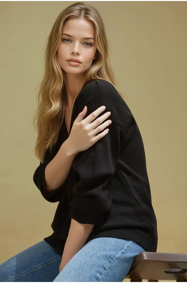 سترة هيكوب أسود محبوك بأكمام طويلة